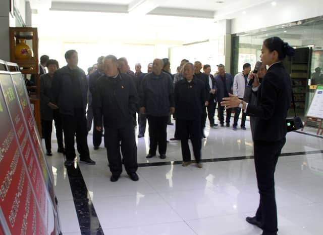 兗州區(qū)人大、政協(xié)領(lǐng)導(dǎo)蒞臨天意機(jī)械參觀考察