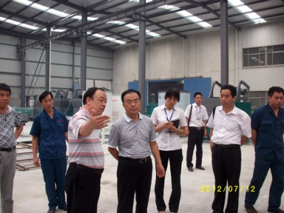 2012.7.12日李國忠教授到我公司參觀考察、指導(dǎo)工作