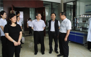 廢棄物資源化國(guó)家工程研究中心、昆明理工大學(xué)孫可偉教授,棄物資源化國(guó)家工程研究中心常務(wù)副主任、昆明理工大學(xué)教授李如燕博士蒞臨指導(dǎo)
