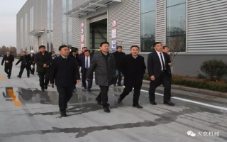 山東省住建廳黨組成員、副廳長(zhǎng)張曉海蒞臨天意機(jī)械調(diào)研指導(dǎo)