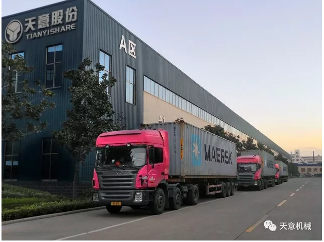 天意機械為柬埔寨客戶加工生產(chǎn)年產(chǎn)80萬平方輕質(zhì)墻板生產(chǎn)線成功裝車啟運！