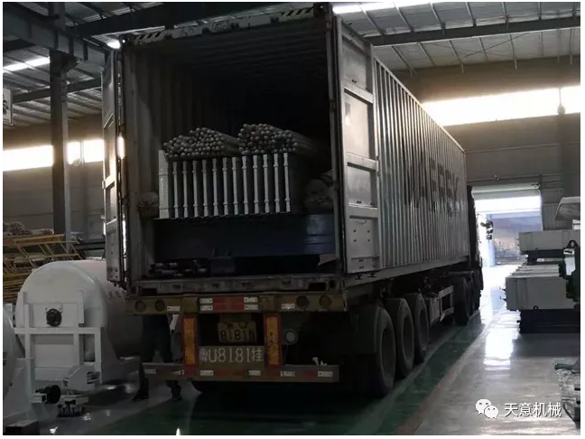 天意機械為柬埔寨客戶加工生產(chǎn)年產(chǎn)80萬平方輕質(zhì)墻板生產(chǎn)線成功裝車啟運！